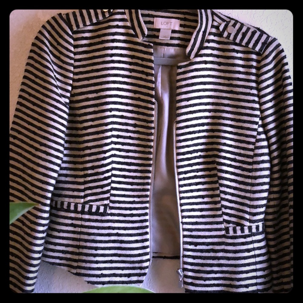 **SOLD**Loft XA lightly used tweed blazer